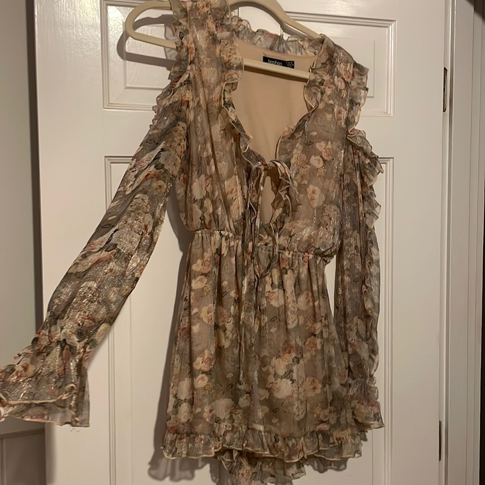 Floral romper cut out shoulder